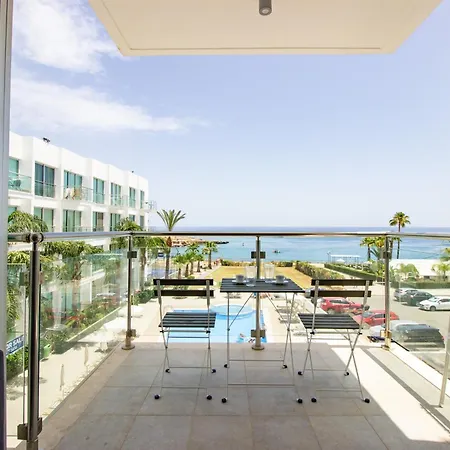 Апартаменты Stunning Sea-views Apt, *