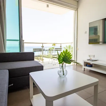 Stunning Sea-views Apt, アパート プロタラス
