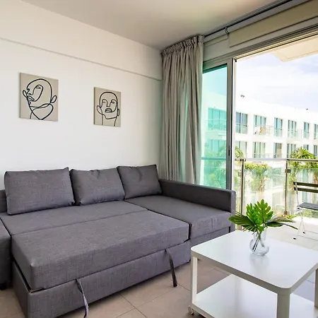 Stunning Sea-views Apt, プロタラス