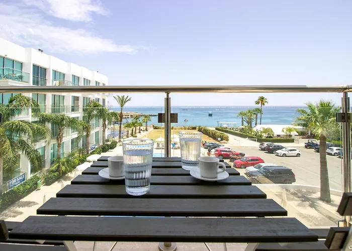 Apartment Stunning Sea-views Apt, *