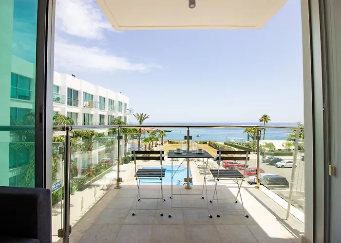 Apartment Stunning Sea-views Apt, *