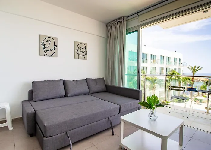 Stunning Sea-views Apt, Protaras